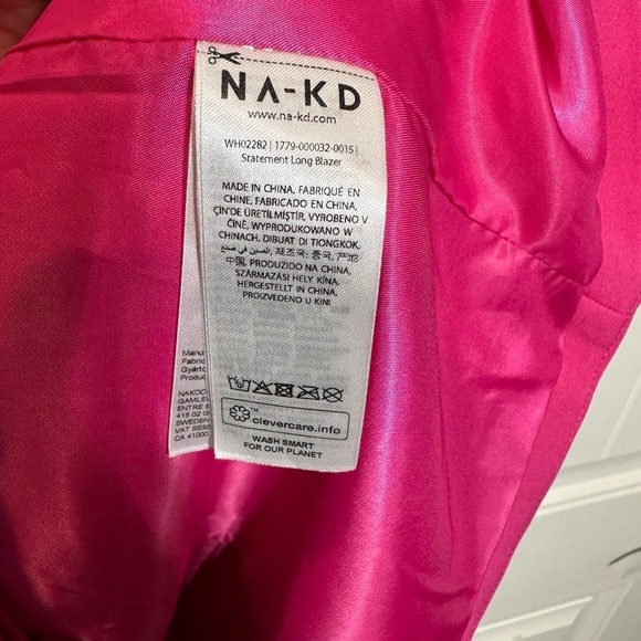 NA-KD PINK STATEMENT LONG BLAZER CRYSTAL DETAILS - Picture 13 of 16